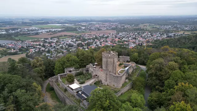 Blick über das Alsbacher Schloss
